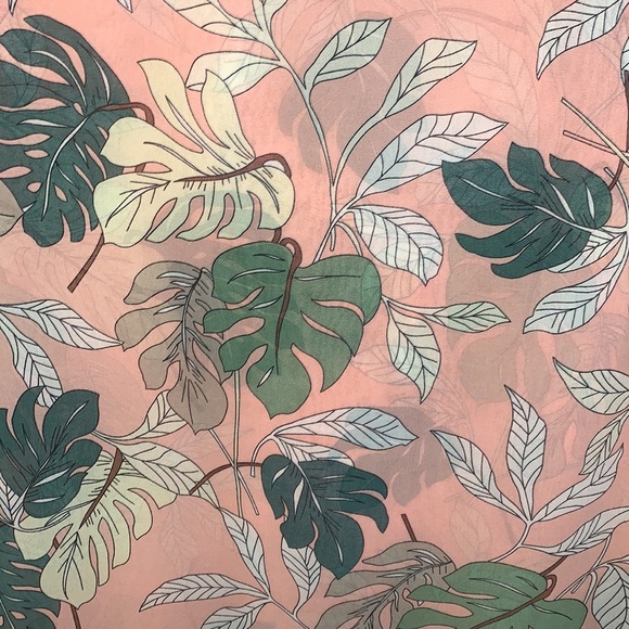 Cabi Top Blouse Tropical Monstera Leaf Sleeveless Women’s Sz Medium - Picture 12 of 12